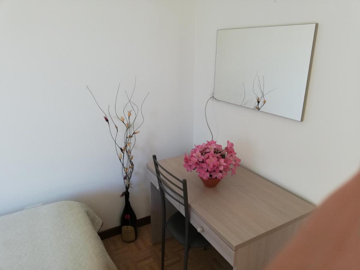 Da Angela - Camere Con Bagno Privato A Foligno Vicino Al Centro Buitenkant foto